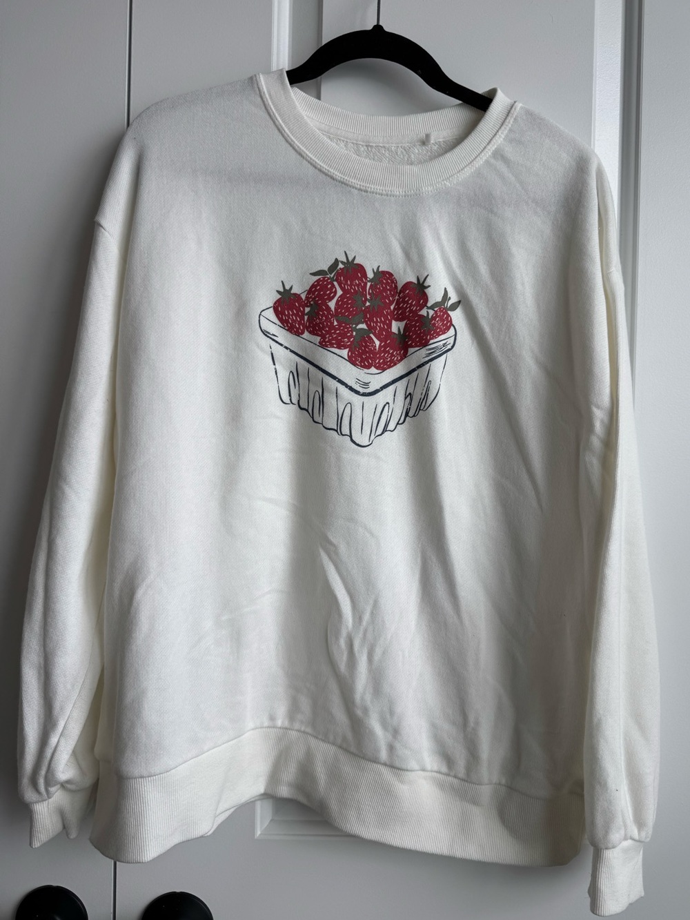 C&C California Cream Strawberry Basket Crewneck Sweatshirt L
